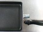 焦げたようなニオイがする。