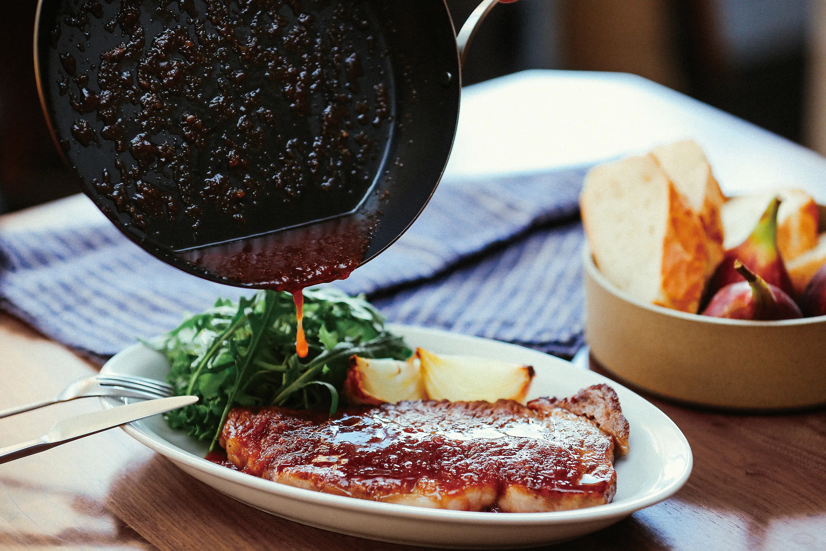 enzoブランドの顔「中華鍋」「鉄フライパン」を支える職人の技術