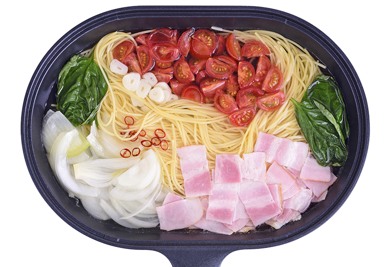 中火で加熱し、沸騰したら袋に記載の時間で茹でる。