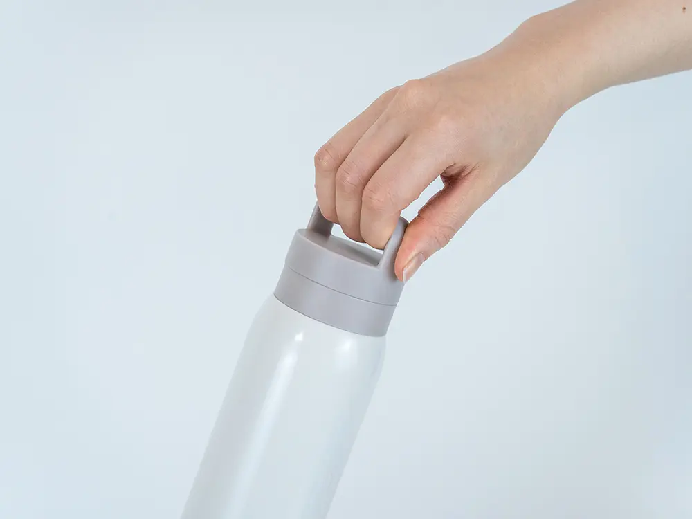 ハンドル付スクリュー栓マグボトルはラクラク持ち運べて便利