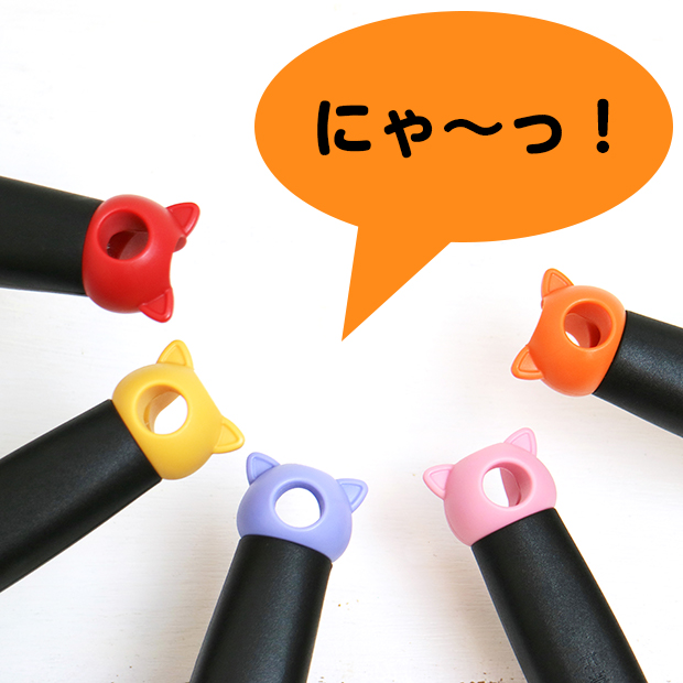 吊り下げ用フック部分もネコ