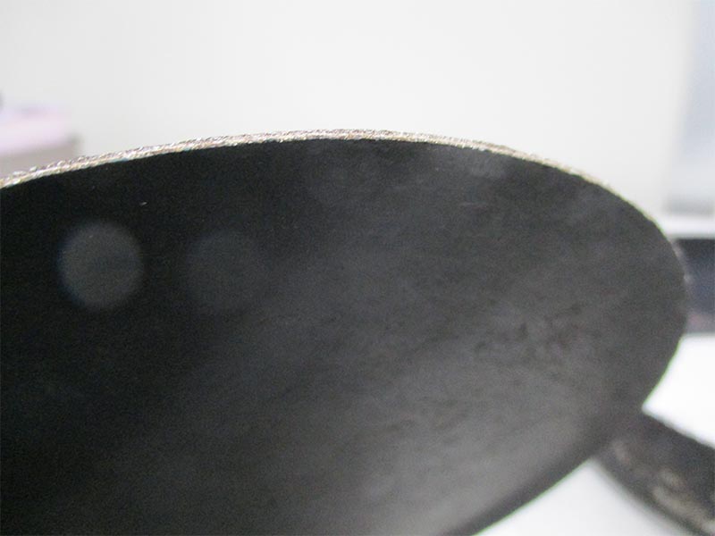 抜け落ちた底部分の断面