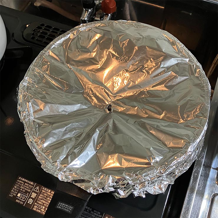 フライパンの蓋がない時はアルミホイルで代用できます