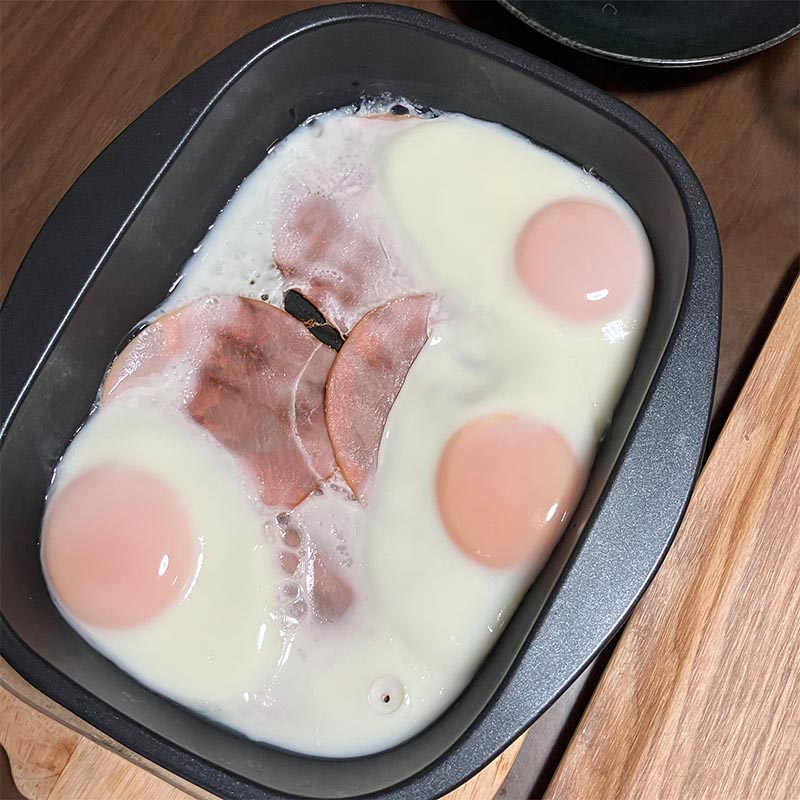 朝食はレンジで目玉焼き