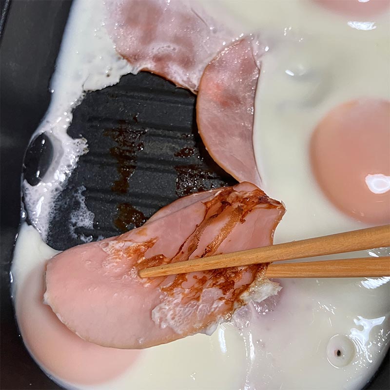 朝食はレンジで目玉焼き