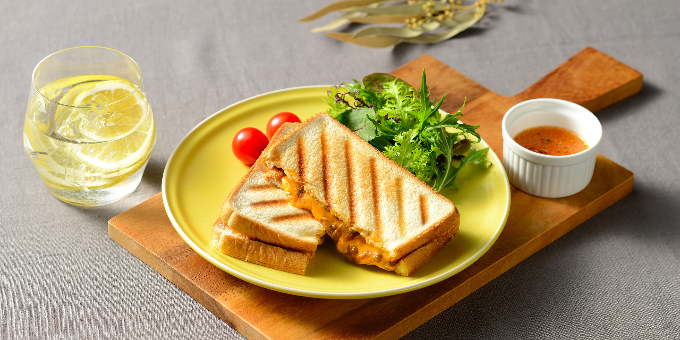 チーズカレーホットサンド