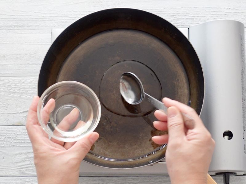 油を全体に馴染ませる