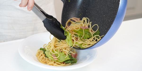 毎日使いたくなるウルトラ軽いフライパン!ウルトライト