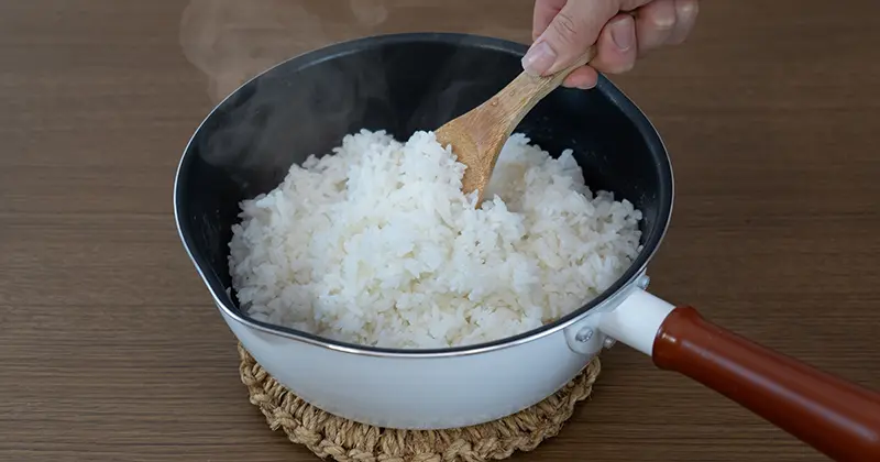 フライパンを使ったご飯の炊き方