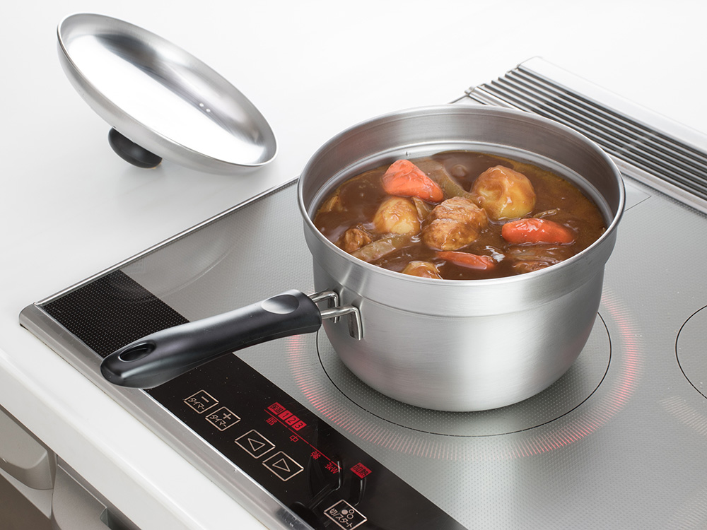 ステンレス鍋で調理の際は火力を強くし過ぎないように注意してお使い下さい
