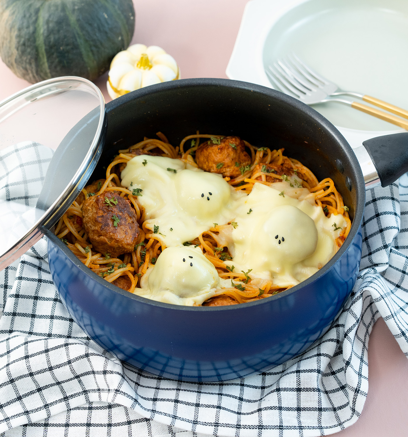 レシピ】ワンパン🍳おばけミートボールパスタ👻 | 和平フレイズ株式会社