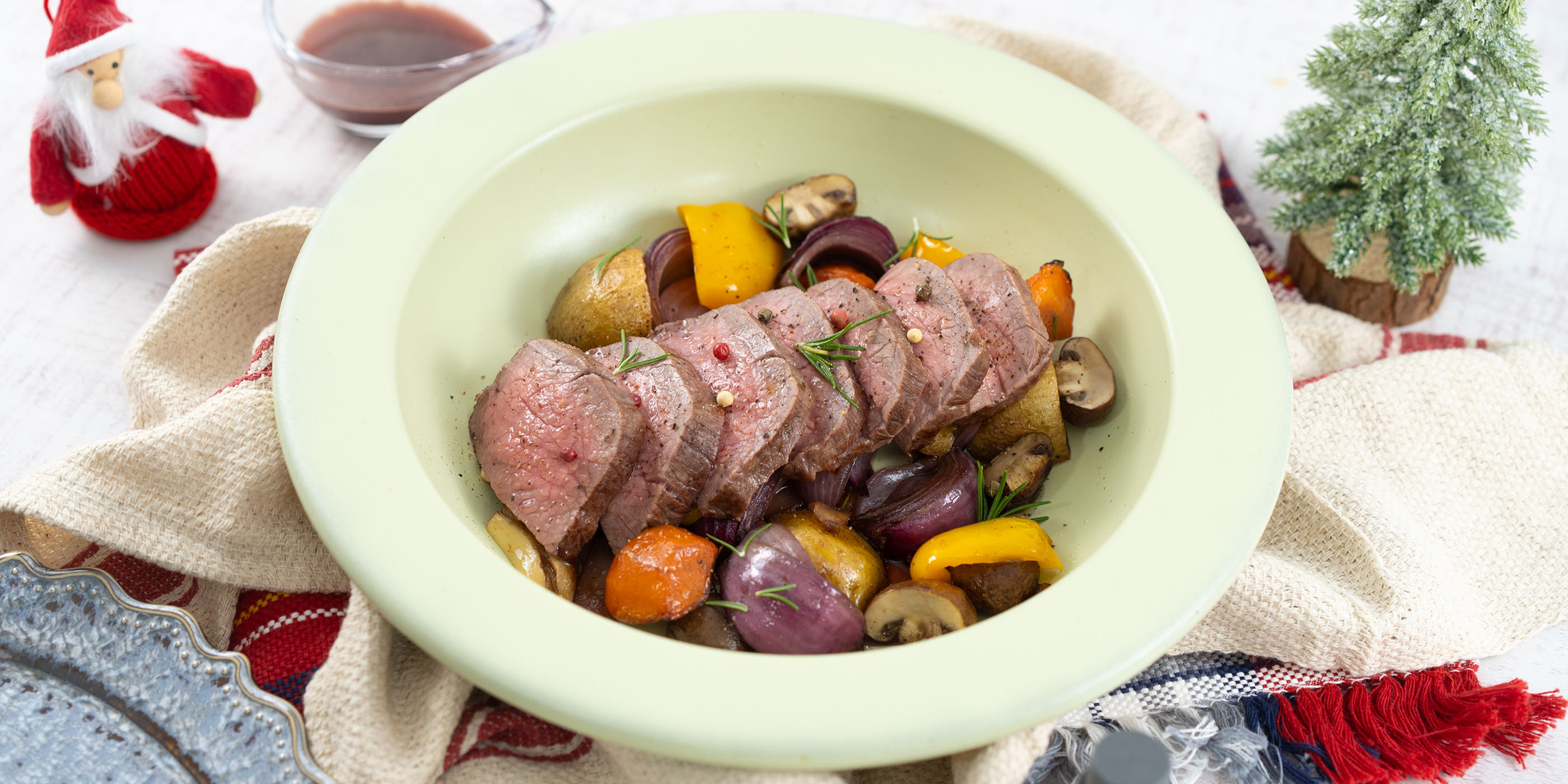 赤ワインで仕込む🍷ごちそうローストビーフ