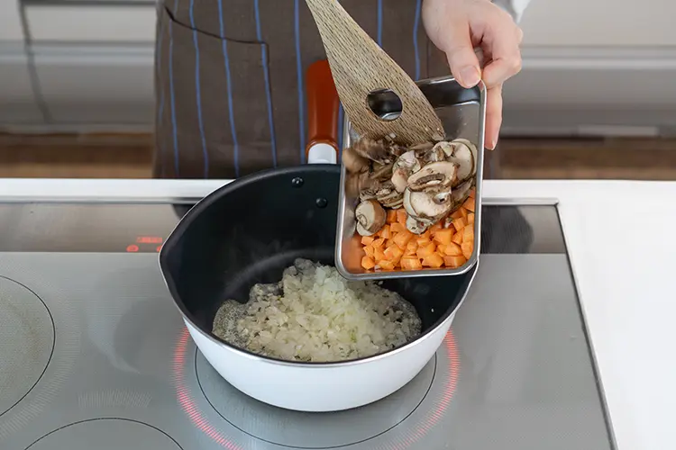 香りが出たら【A】を加える