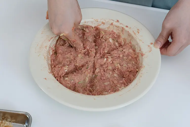 生地を6等分する