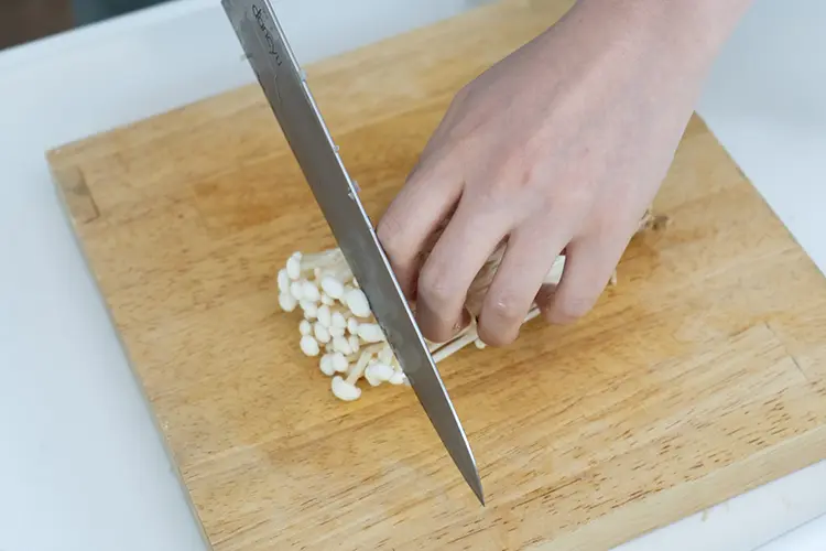 えのきはみじん切りにする