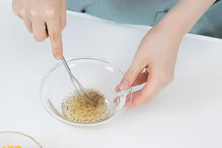 【A】の調味料を先に入れ混ぜ合わせる