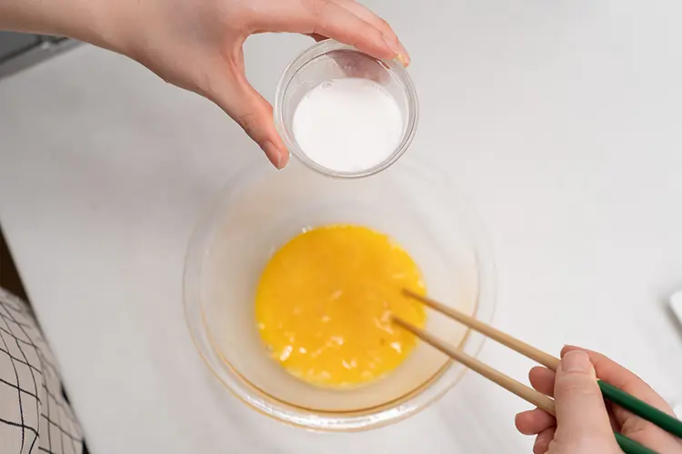 【A】を加えてよく混ぜる