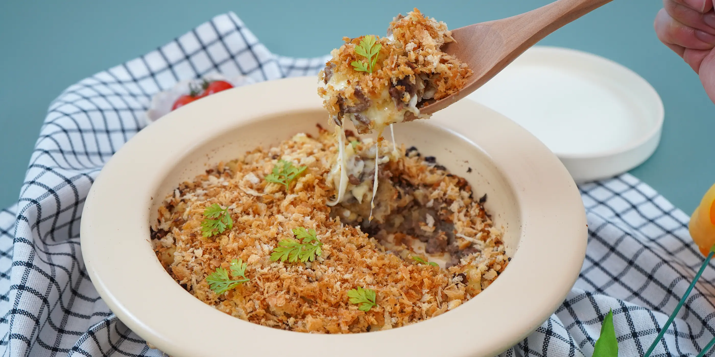 揚げないのに満足感◎チーズ仕込みのスコップコロッケ