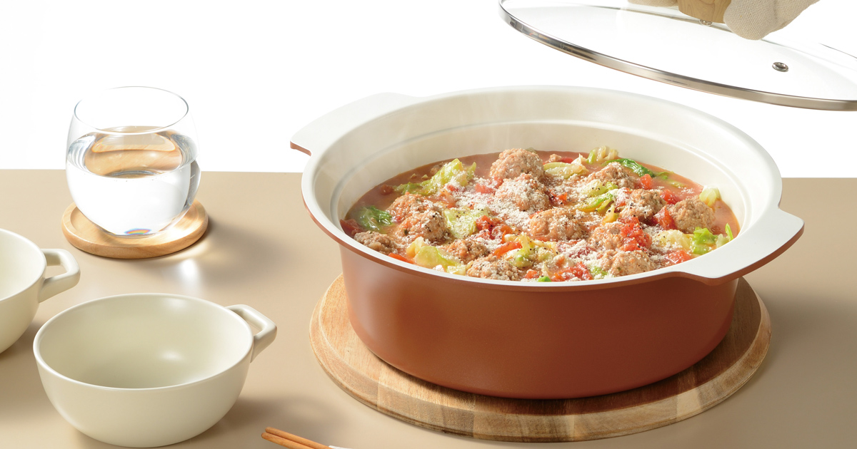 簡単肉団子とキャベツのトマト味噌鍋