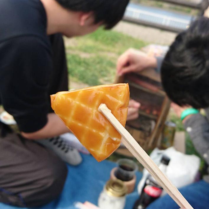 燻製されたチーズ