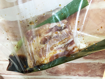 調味料をすべて混ぜて密閉袋に入れます