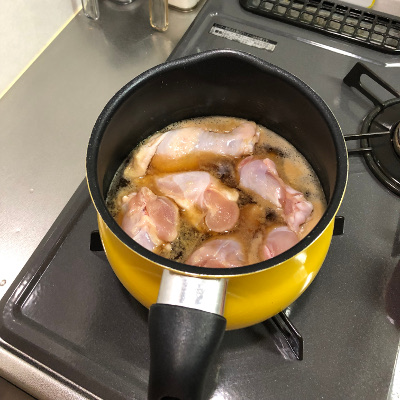 鶏手羽元とゆで玉子の黒酢煮込み作り方