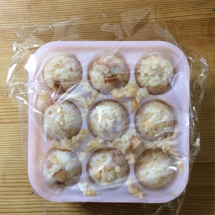 手まりおにぎり型でたこ焼きおにぎりをレンチン