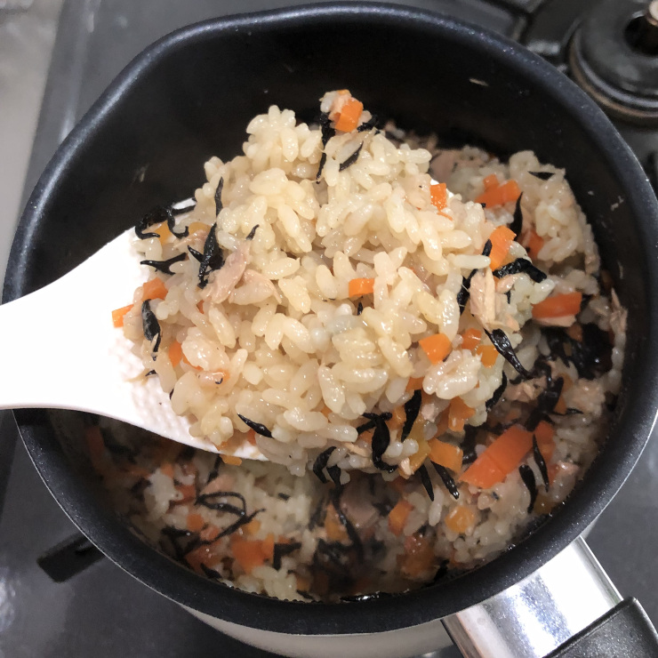 ツナ缶を使った炊き込みご飯