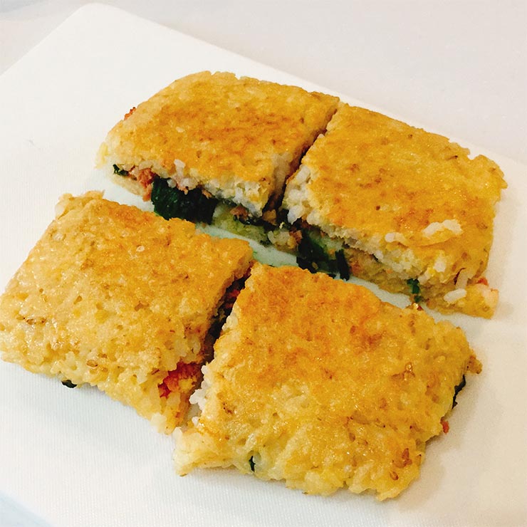鮭入り焼きTKGの出来上がり