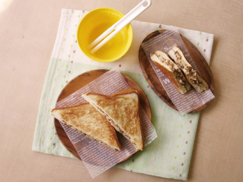 ツナ納豆チーズホットサンド