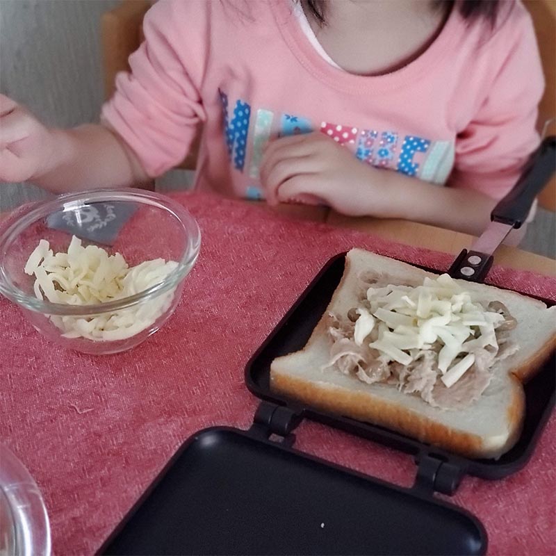 チーズをのせる