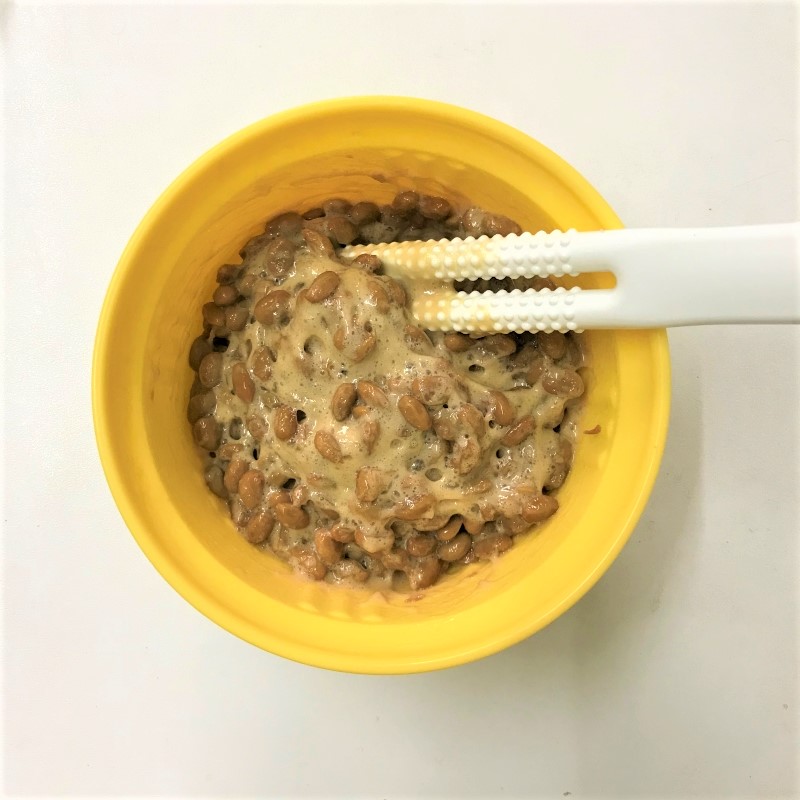 炒め鍋に食材が入っている画像