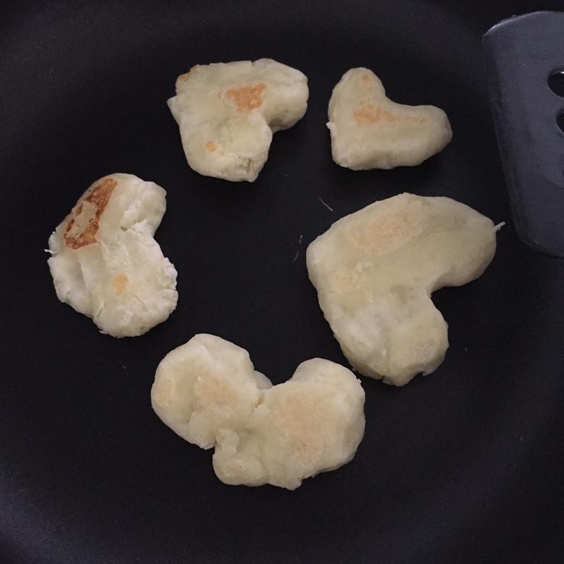 野菜パウダーで作ったいももち フライパン