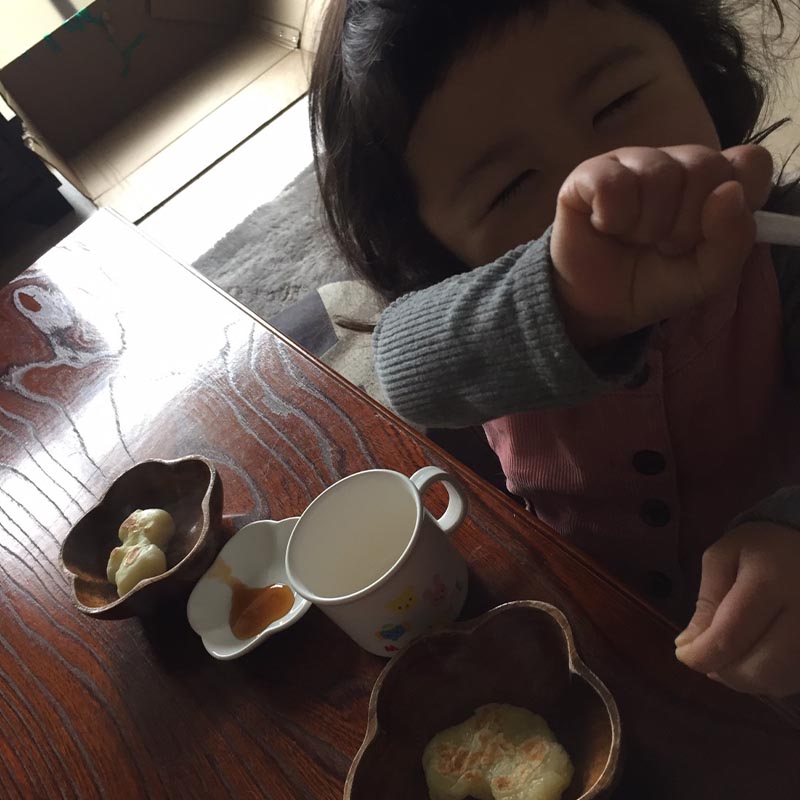 野菜パウダーで作ったいももち フライパン