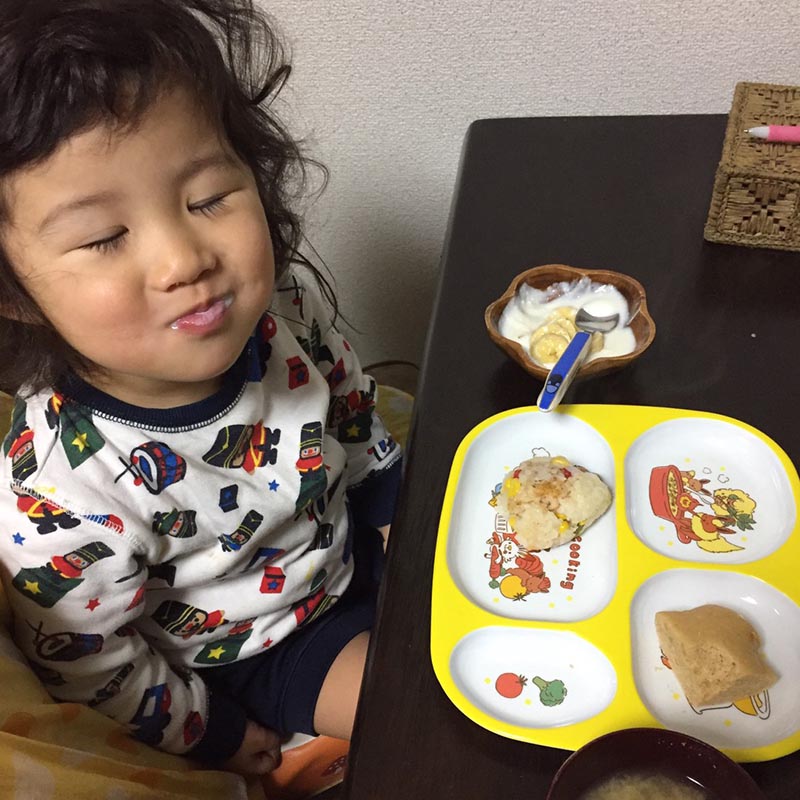 お弁当箱にセルフで入れてもらうとよく食べる