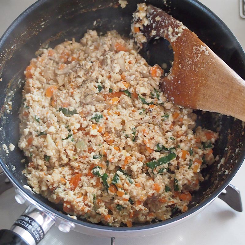 しっとりお豆腐炒めの自家製海苔巻き 水分とばす