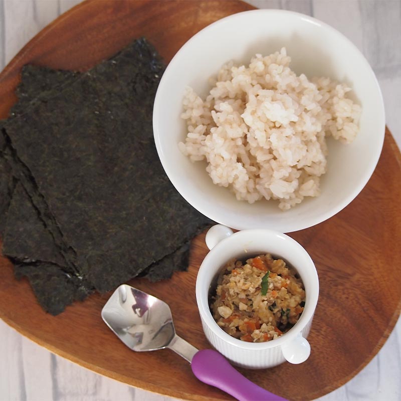 しっとりお豆腐炒めの自家製海苔巻き 盛り付け