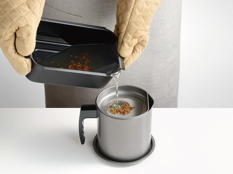 角から油を注げます