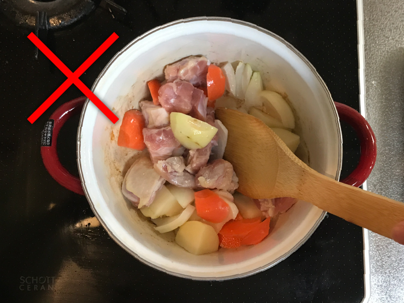 ホーロー鍋で炒め物